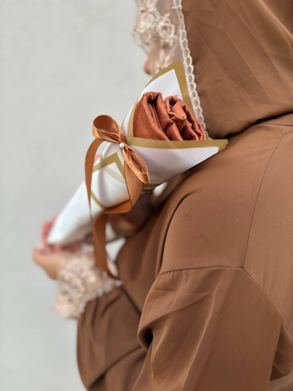 1 HIJAB MARRONE
